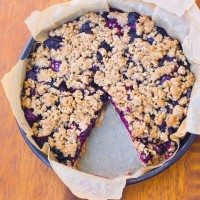 Oatmeal Cherry Crumble Pie &ndash; Clean Eating Recipe