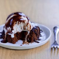 Flourless Chocolate Cake – Healthy & Vegan!