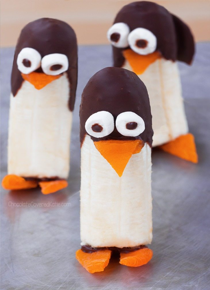How To Make Frozen Banana Penguins – Almost Too Cute To Eat!