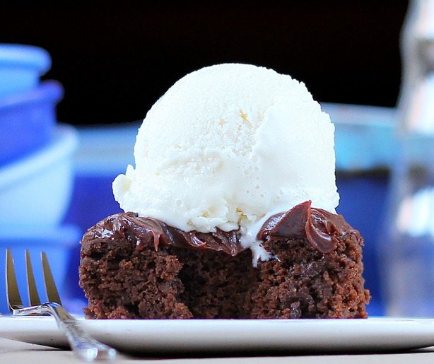 Don't be scared away... My boyfriend said this healthy chocolate cake was hands-down the best chocolate cake he's ever tried in his entire life, healthy or not! ... Recipe from @choccoveredkt http://chocolatecoveredkatie.com/2012/06/18/cauliflower-chocolate-cake/