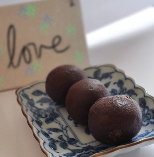 vegan gingerbread truffles
