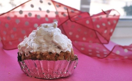 vegan carrot cake cupcake