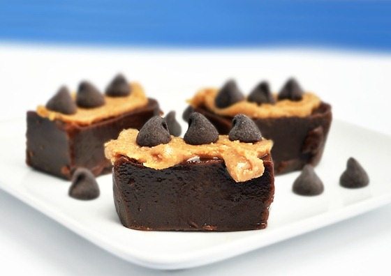 Chocolate peanut butter fudge that is actually GOOD for you - no sugar, butter, or corn syrup needed! https://chocolatecoveredkatie.com/2011/06/28/chocolate-peanut-butter-fudge/ 