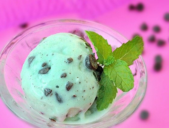 Mint Chocolate Chip Ice Cream: dreamy, creamy, mint ice cream!