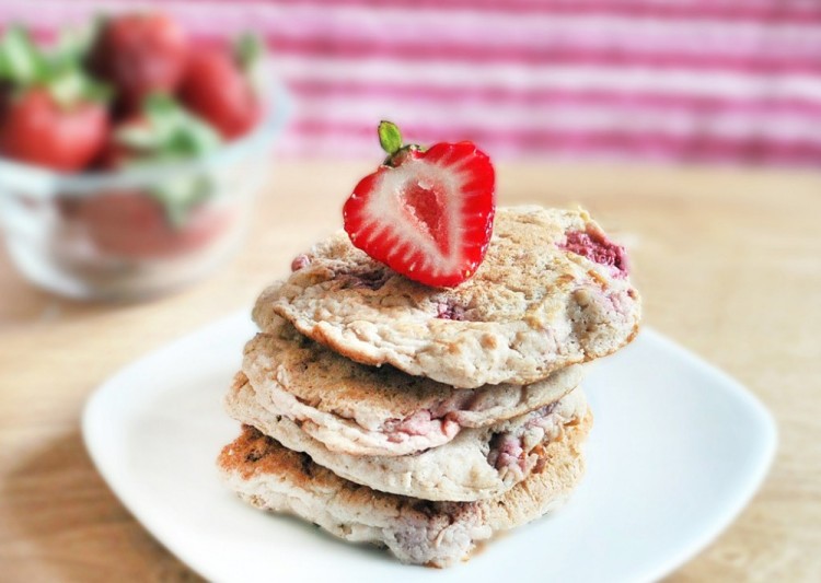 strawberry-shortcake-pancakes.jpg