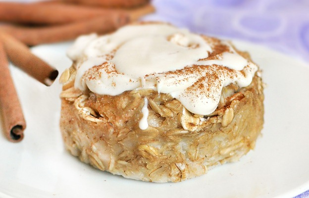 Cinnamon Roll Baked Oatmeal https://chocolatecoveredkatie.com/2011/09/09/cinnamon-roll-baked-oatmeal/