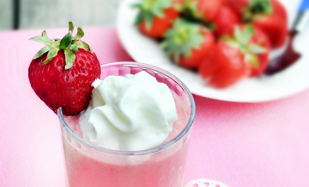 1 cup frozen strawberries (160g). 