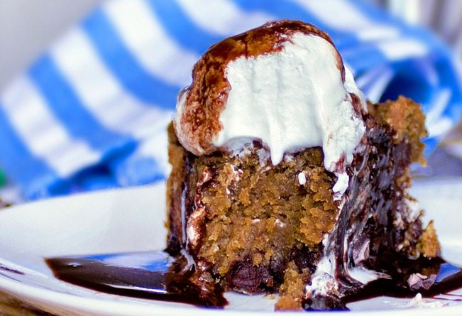 Recipe from @choccoveredkt... I've made this pumpkin pizookie recipe about 1000 times and no one ever believes it's healthy... One of the best desserts I've ever made: https://chocolatecoveredkatie.com/2011/10/24/its-a-chocolate-pumpkin-pizookie/