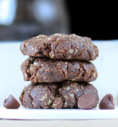 Easy #nobake chocolate cookies - VERY addictive - We couldn't stop eating them! https://chocolatecoveredkatie.com/2012/07/10/no-bake-mocha-chocolate-chip-cookies/ @choccoveredkt