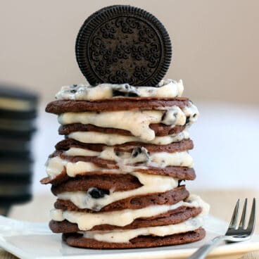 Homemade Oreo Cookie Pancakes