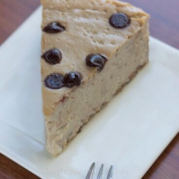 Cappuccino Cloud Cheesecake - Ultra creamy cheesecake MELTS in your mouth... The texture is amazing!!! - from @choccoveredkt: https://chocolatecoveredkatie.com/2013/04/11/secretly-healthy-cappuccino-cloud-cheesecake/