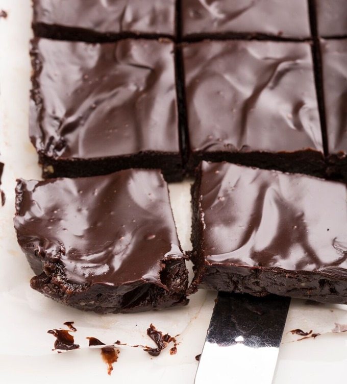 5-Ingredient No-Bake Chocolate Covered Brownies