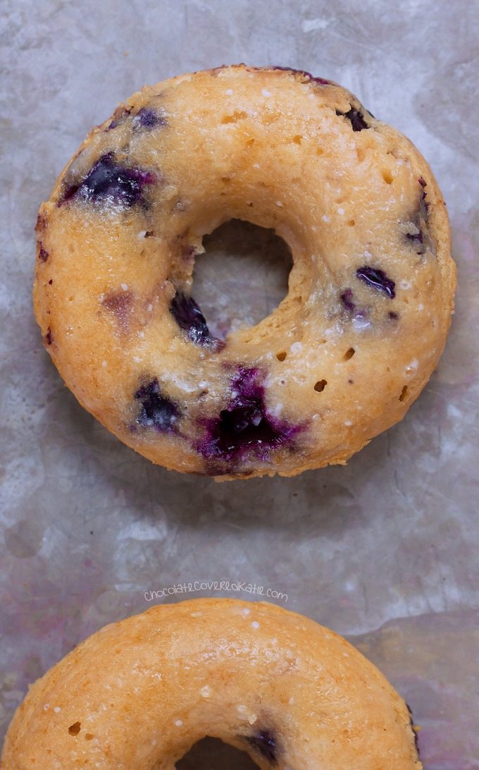 Ingredients: 1/2 cup blueberries, 1 cup flour, 1 tsp baking powder, 1/2 tsp cinnamon, 1/4 cupâ¦ https://chocolatecoveredkatie.com/2016/04/14/baked-donuts-blueberry-refined-sugar-free/ @choccoveredkt 