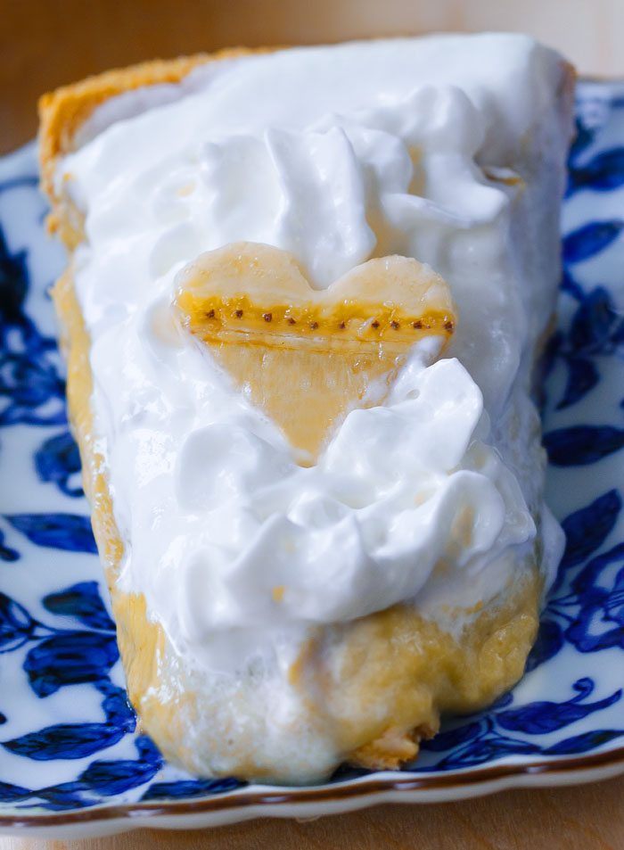 Banana Pudding Pie – Ingredients: 1 1/2 cups mashed banana, 2 cups milk of choice, 1 tsp pure vanilla extract, 1/2 cup… Full recipe: https://chocolatecoveredkatie.com @choccoveredkt