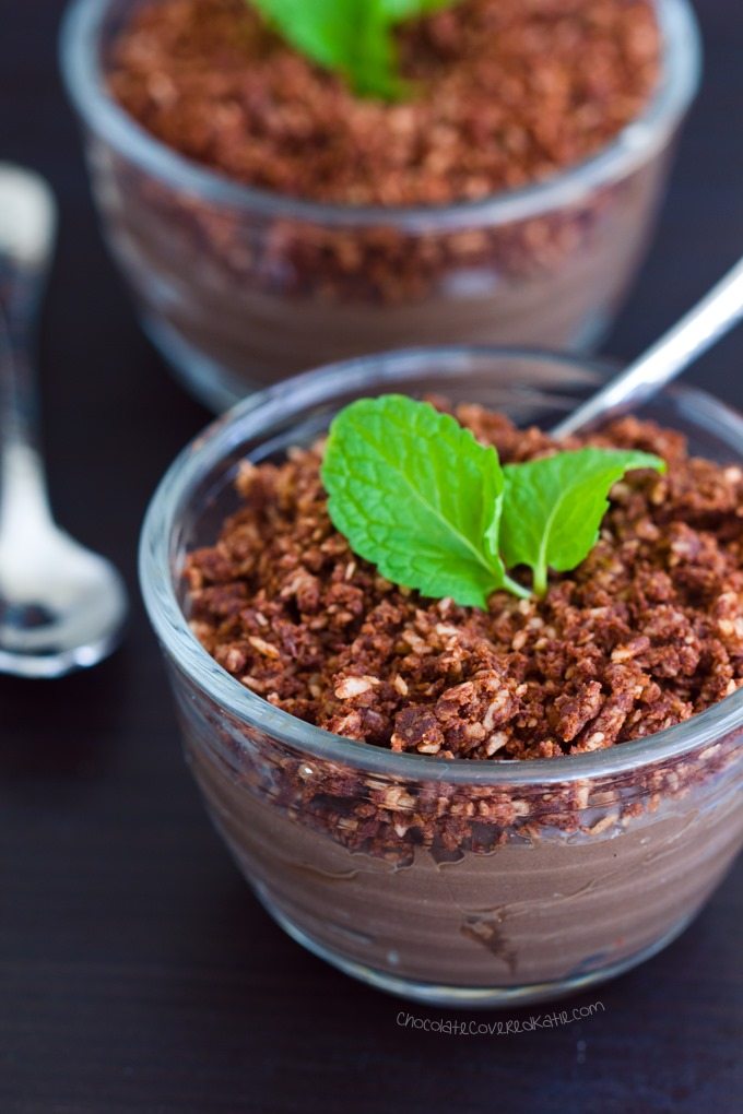 Dirt Pudding Cups - 2 cups milk of choice, 1/4 cup cocoa powder, 1/2 tsp vanilla extract, 1 1/2 cup... Full recipe: https://chocolatecoveredkatie.com/2016/07/25/dirt-pudding-cups-healthy/ @choccoveredkt