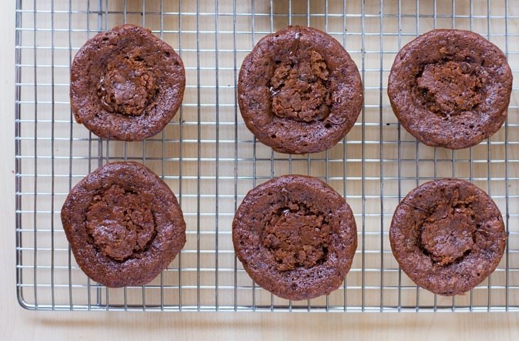 vegan chocolate lava cakes