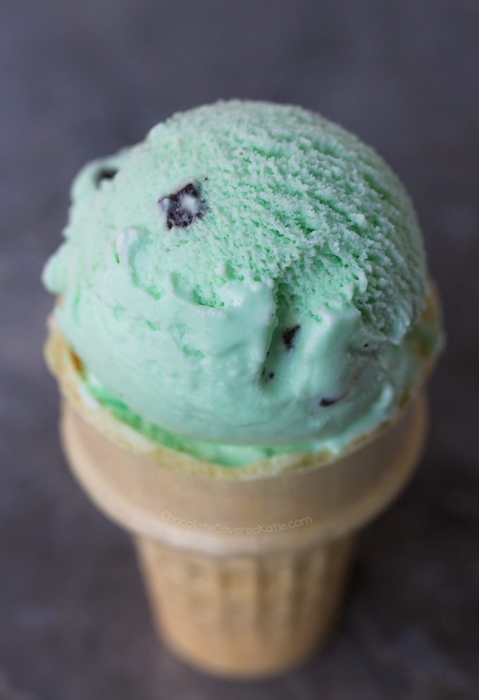 Mint Chocolate Chip Ice Cream (with essential oils)