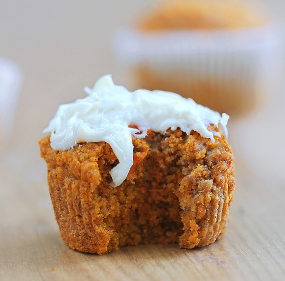 healthy carrot cake cupcakes