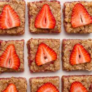 The Best Strawberry Oatmeal Bars Recipe