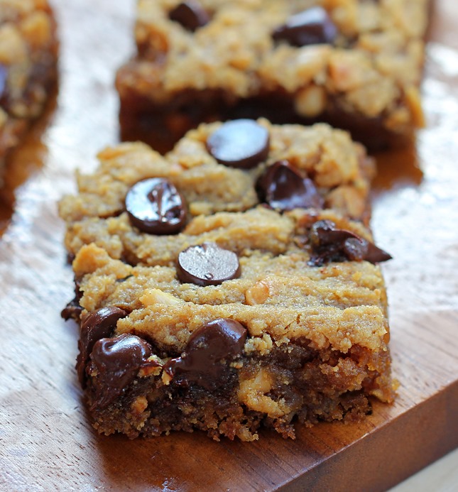 Peanut butter bars with chocolate chips