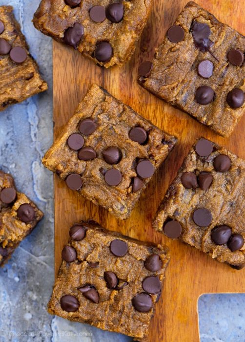 chocolate chip pumpkin bars (vegan, healthy)