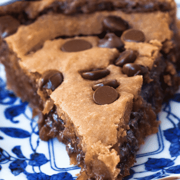 makeout chocolate chip cookie pie