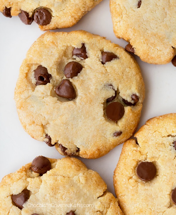 Keto Chocolate Chip Cookies