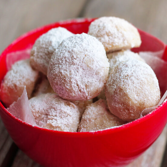 Snowball Cookies That Melt In Your Mouth