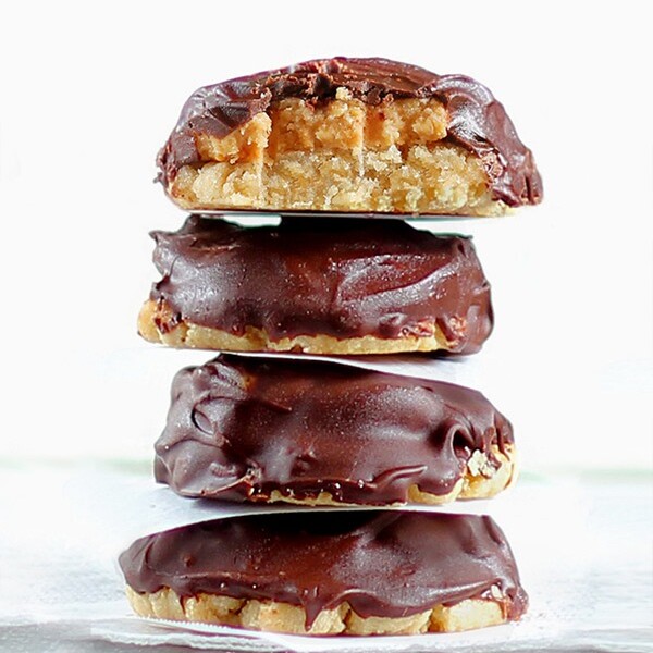 Healthy Peanut Butter Tagalongs (Vegan)