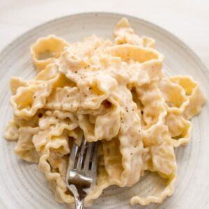 Creamy Vegan Garlic Pasta Recipe