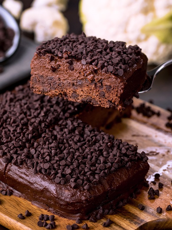 کیک شکلاتی سالم با یک ترکیب مخفی گل کلم