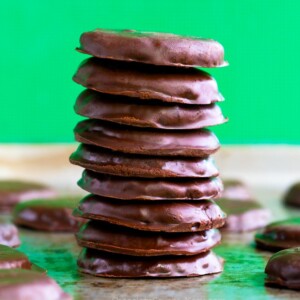 Easy Homemade Keto Thin Mints (Low Carb Recipe)