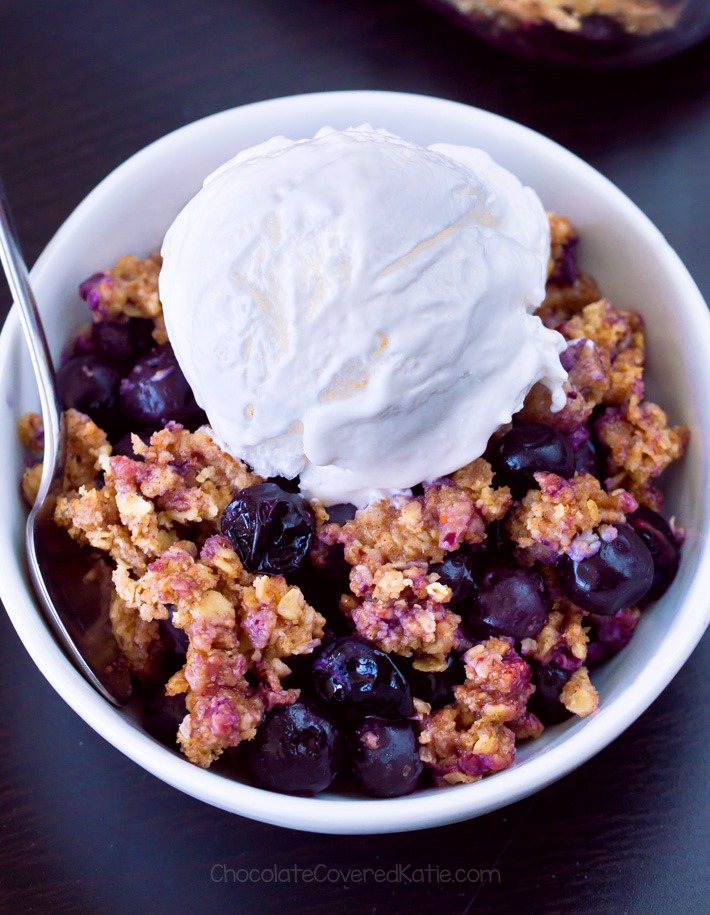 Quick, Easy Oatmeal Blueberry Crisp