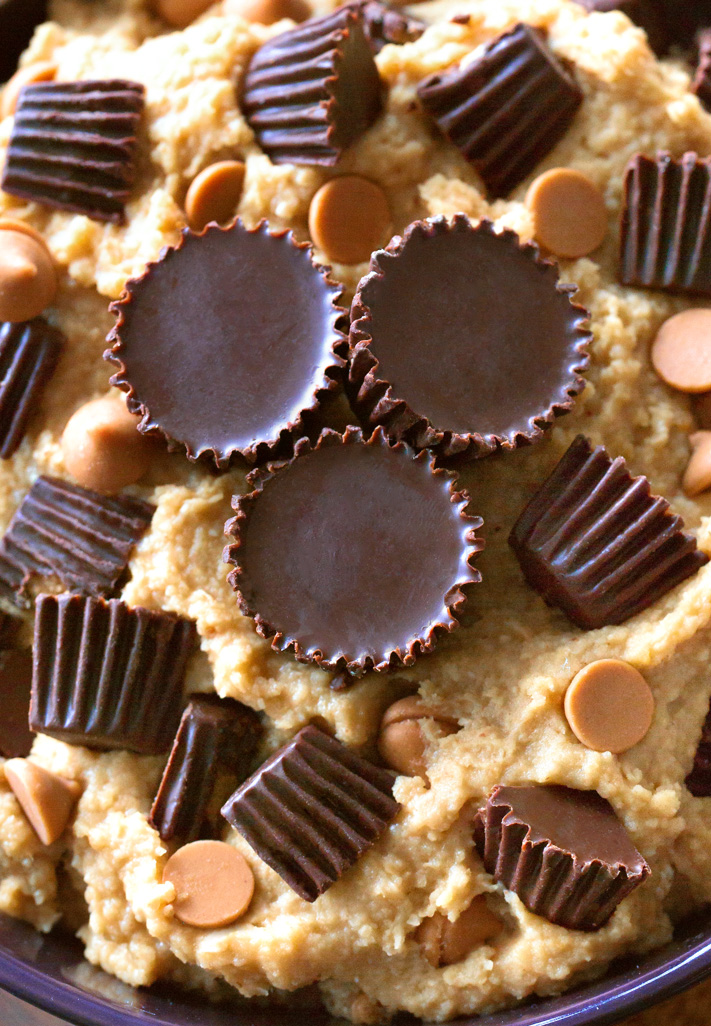 CHOCOLATE PEANUT BUTTER CUP DIP