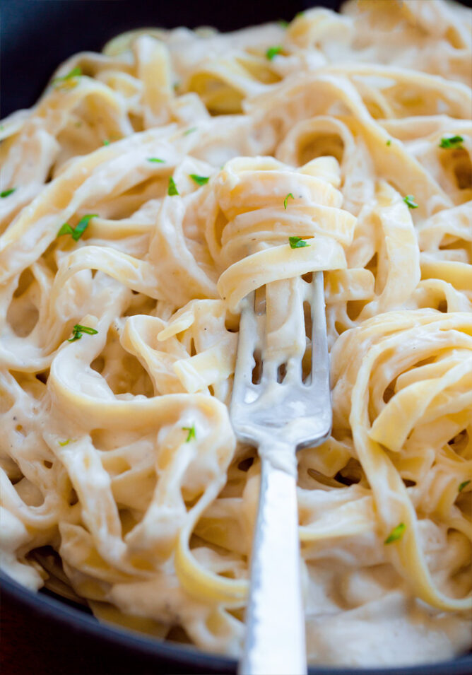 Easy and healthy recipe for Alfredo cauliflower sauce