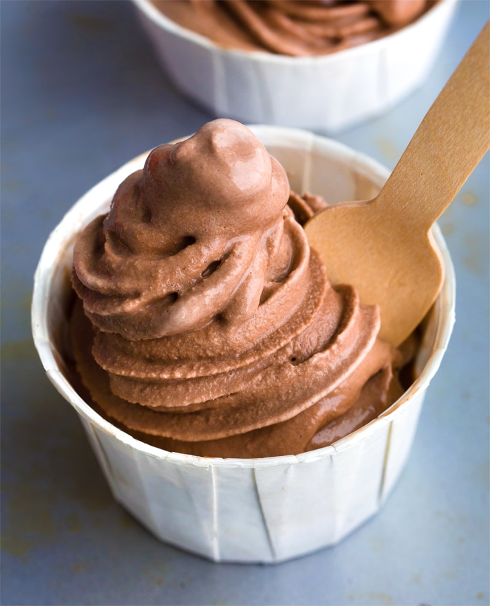 Ricetta gelato al cioccolato da allenamento (vegano, senza gelatiera)