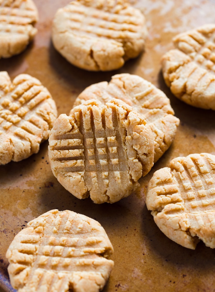 Keto cookies with peanut butter