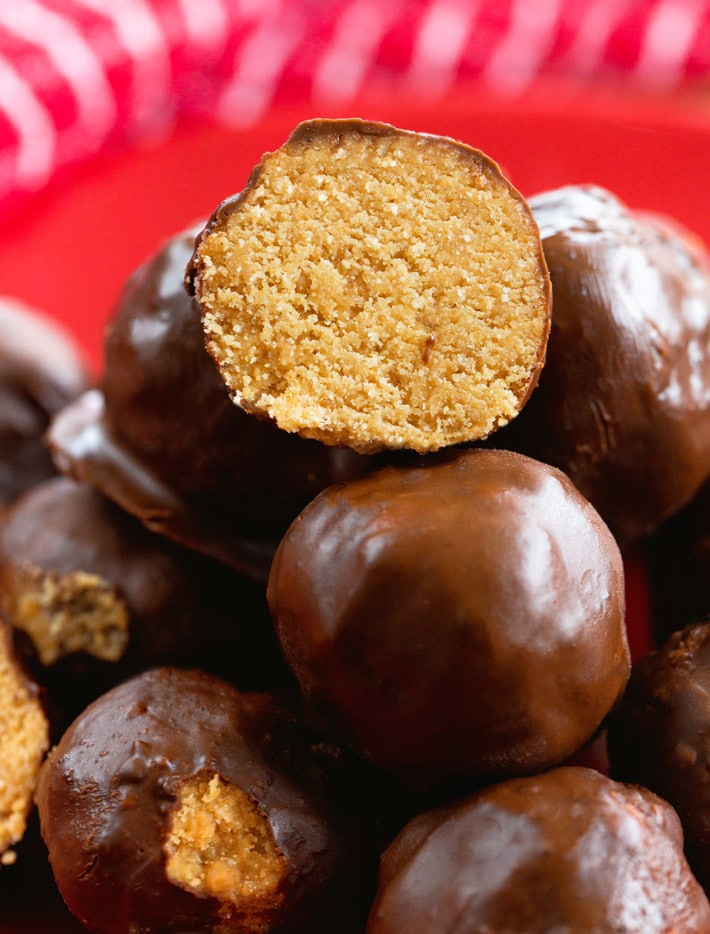 Healthy 5-Ingredient Dark Chocolate Peanut Butter Balls - The BakerMama