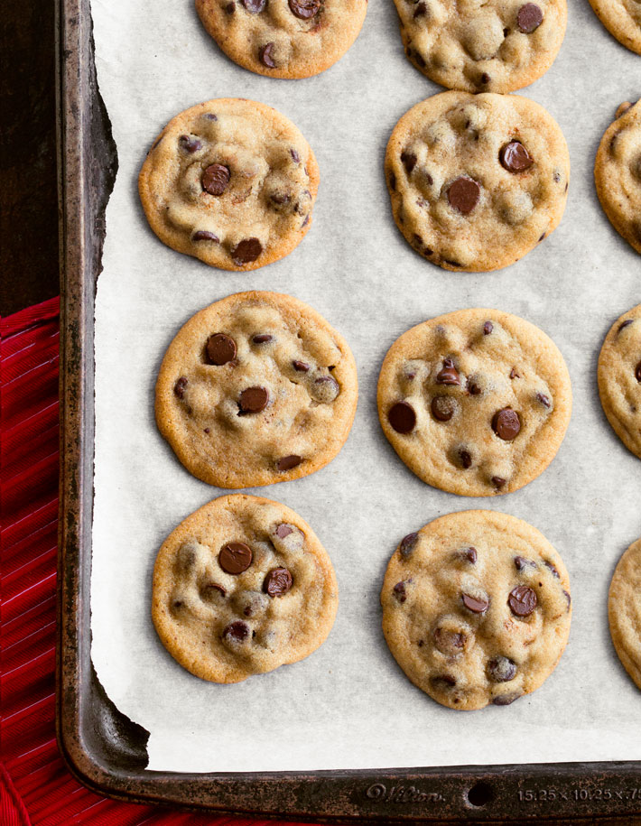 Chewy Vegan Chocolate Chip Cookies