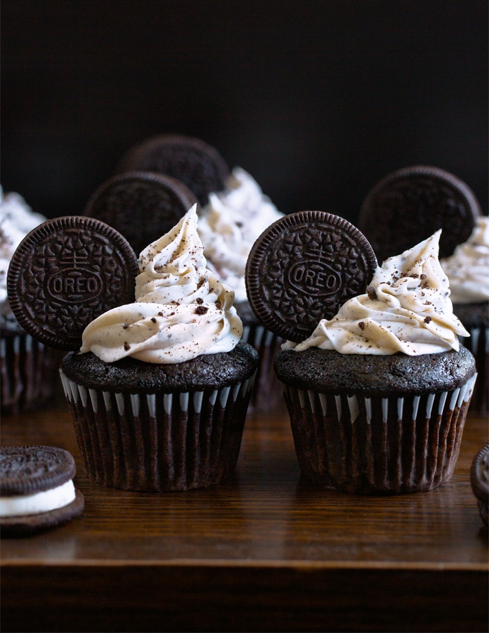 Chocolate Oreo Cupcakes - Oreo Cupcakes - with Cookies and Cream Frosting!