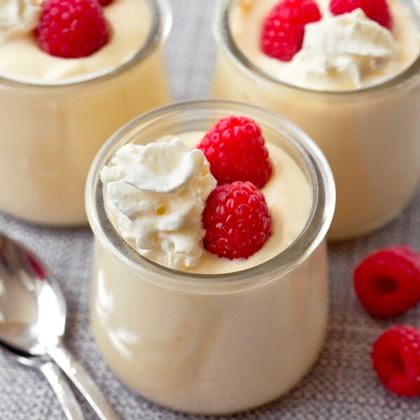 Vegan White Chocolate Mousse (Eggless)