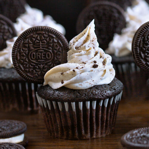 Oreo Cupcakes With Cookies And Cream Frosting 