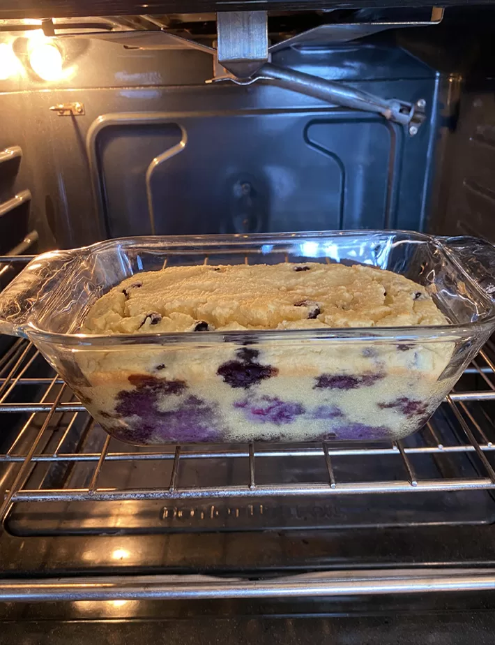 Bake blueberry bread in the oven