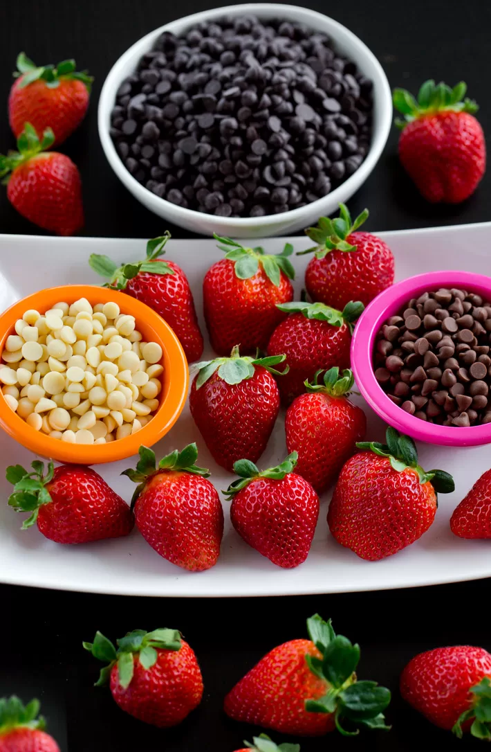 Dark And White Chocolate Chip Strawberries