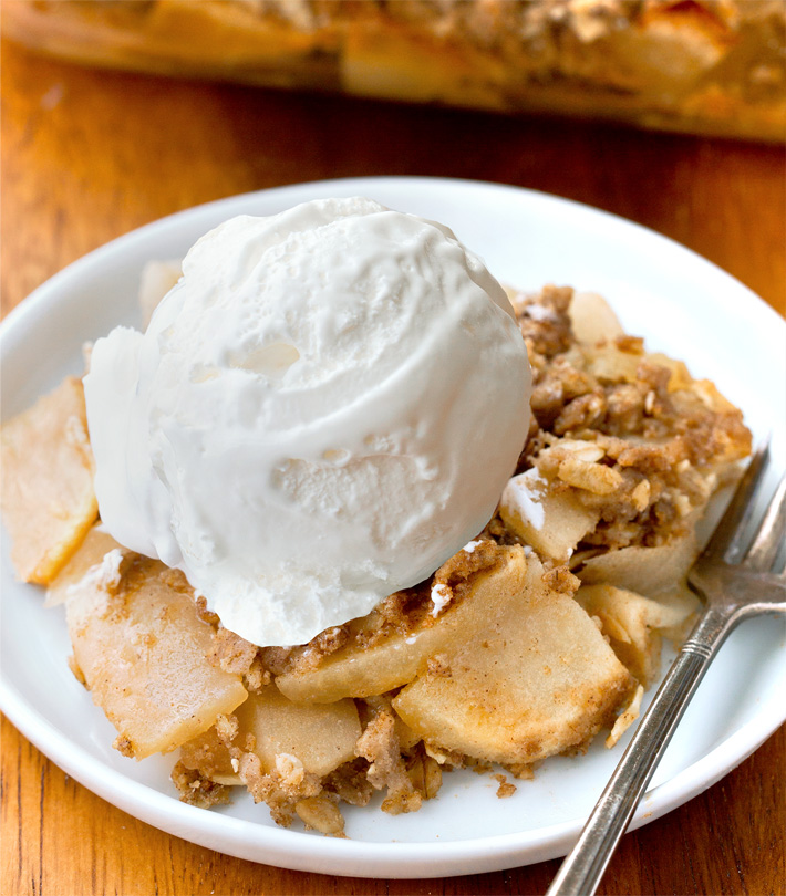 The Best Old Fashioned Apple Crisp Recipe