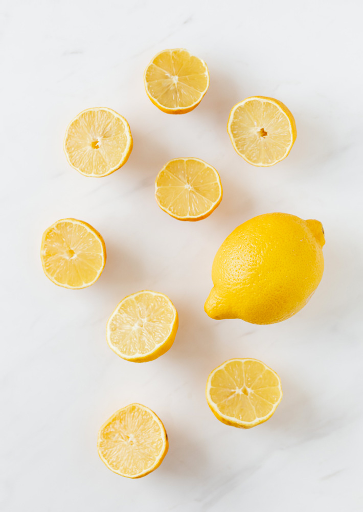 fresh sliced ​​lemon