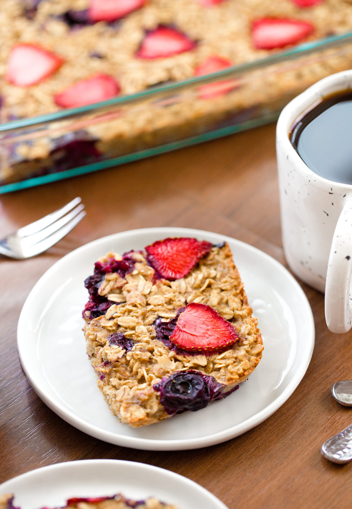 Berry Baked Oat Bars