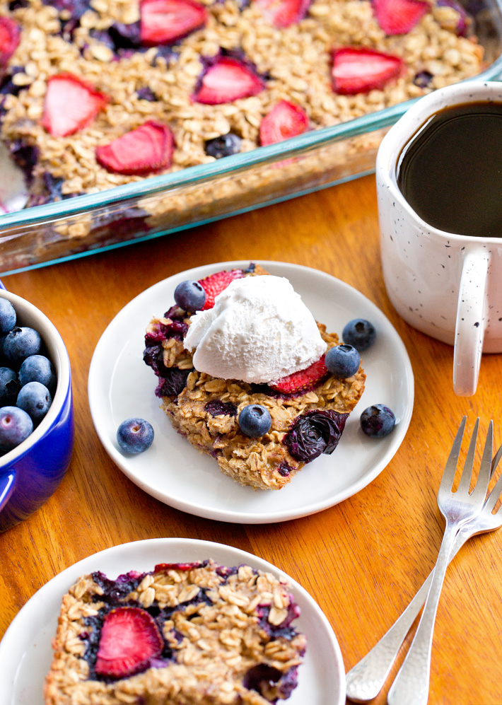 Healthy Baked Oatmeal Breakfast