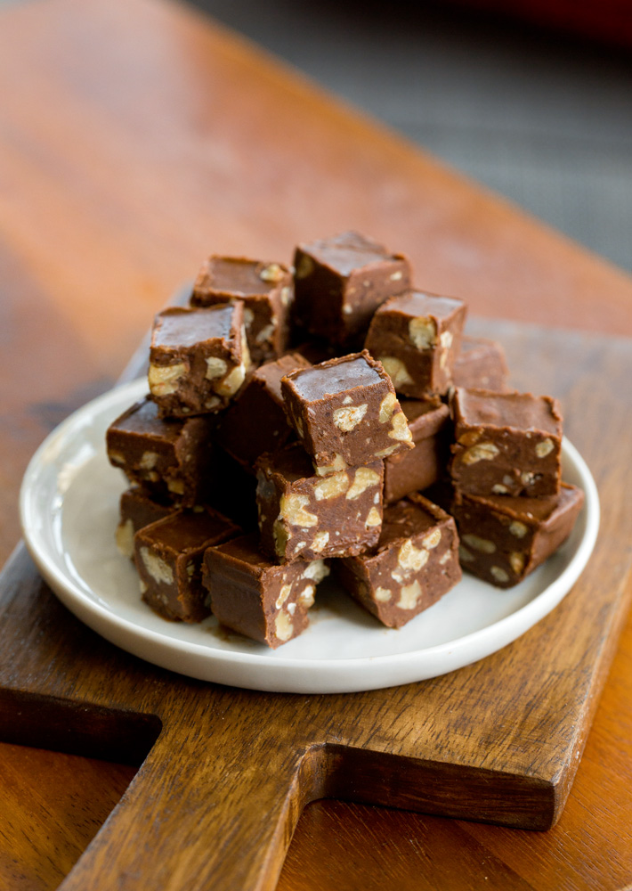 Healthy Chocolate Tahini Fudge