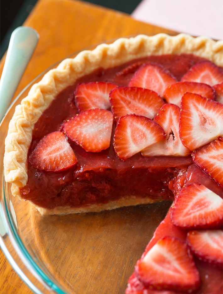 5 Ingredient Healthy Strawberry Pie